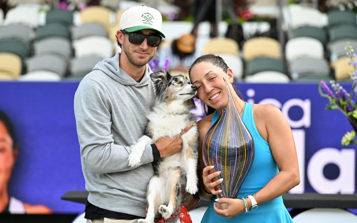 Pegula defends Charleston title to win second trophy of 2026