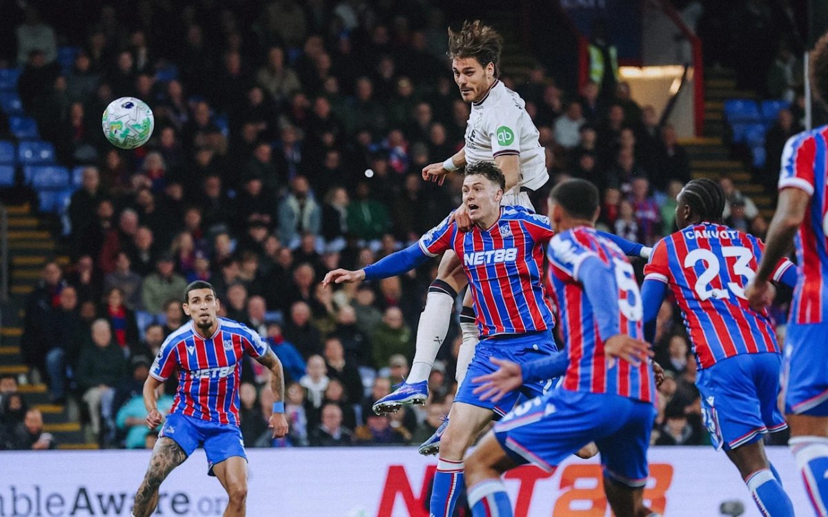 West Ham go two points clear of bottom three after goalless draw at Palace