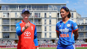 2nd Women's T20I: Harmanpreet, Shreyanka return as England elect to bat first against India