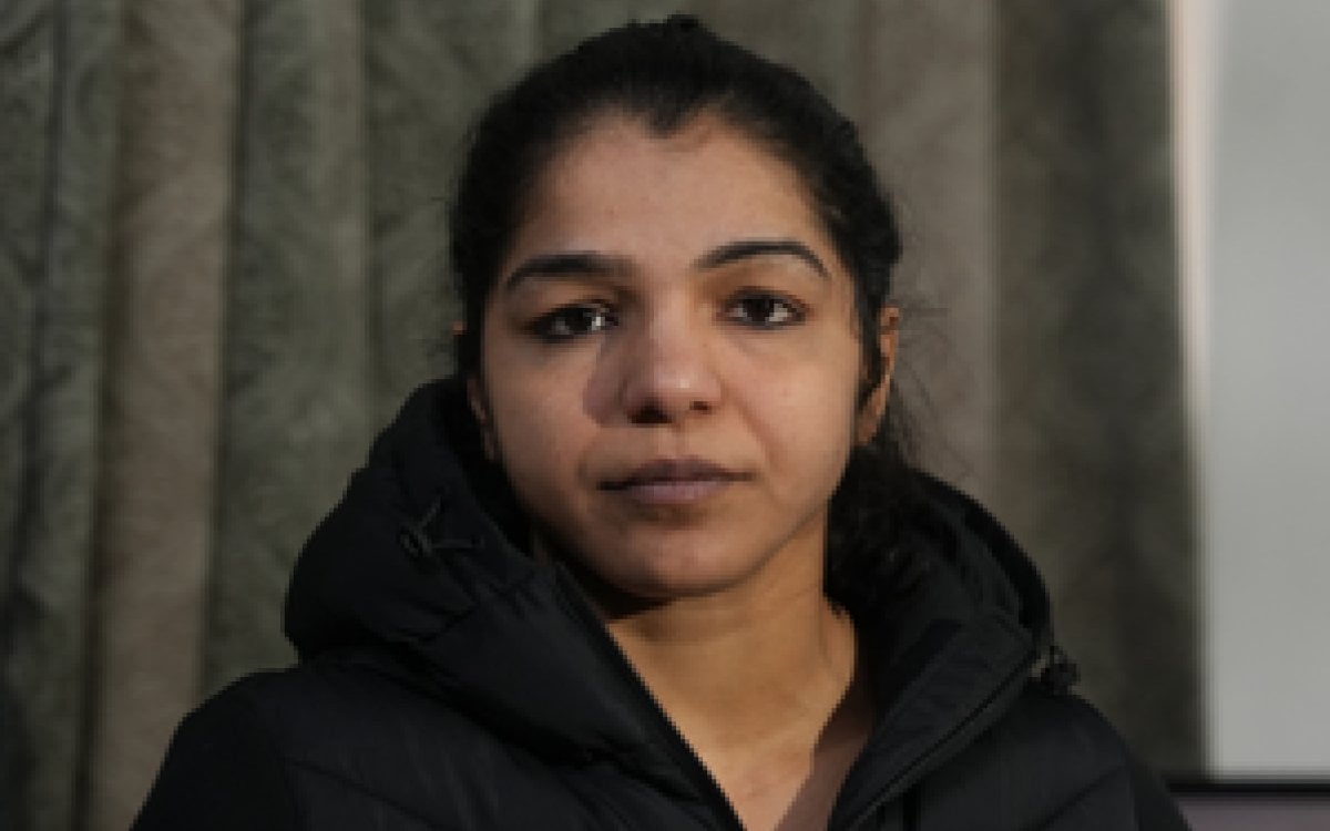 ‘Allow Vinesh to compete’: Sakshi Malik appeals to PM, Sports ministry