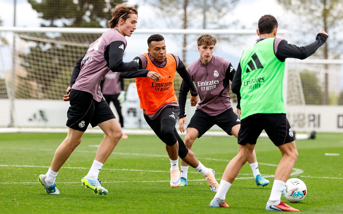 Arbeloa insists no problems with Mbappe after forward's caustic comments on being used as substitute