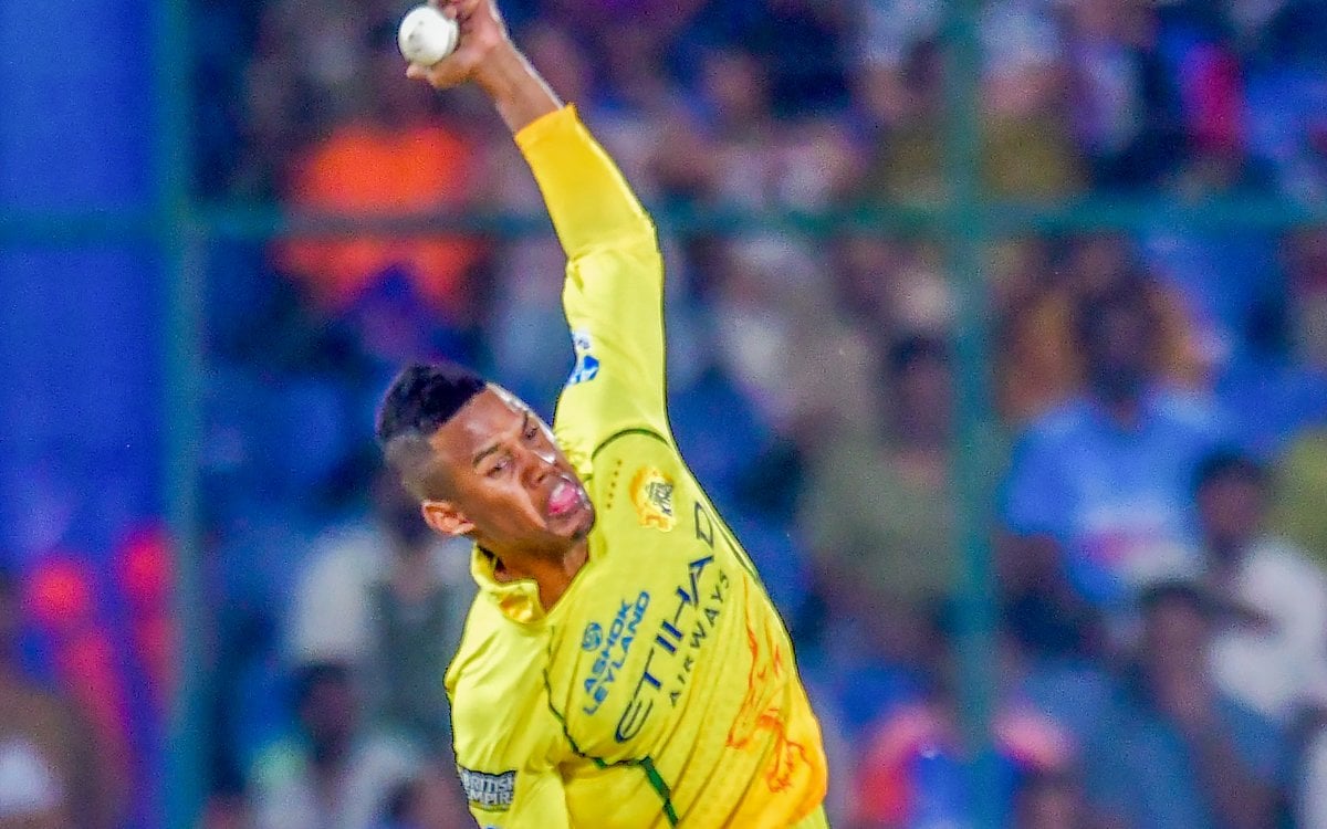Bravo told me to be brave and trust my plans: CSK spinner Akeal on his powerplay bowling prowess