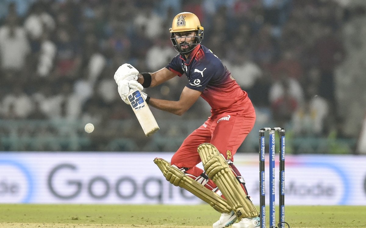 'Dev and Rajat showed great character': Mo Bobat after RCB loss