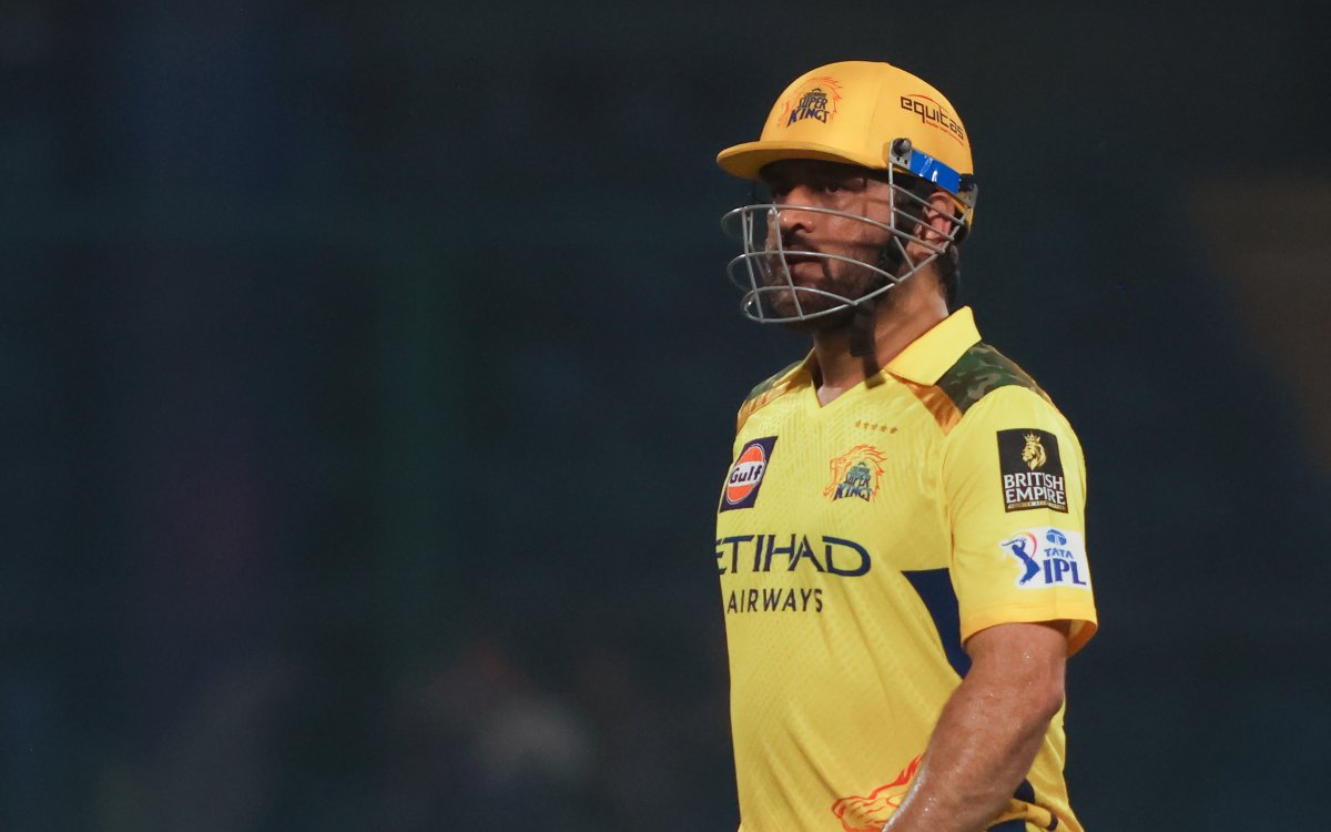 ‘I doubt he would want to take such a risk at this stage’: Gavaskar on Dhoni’s return in Chennai