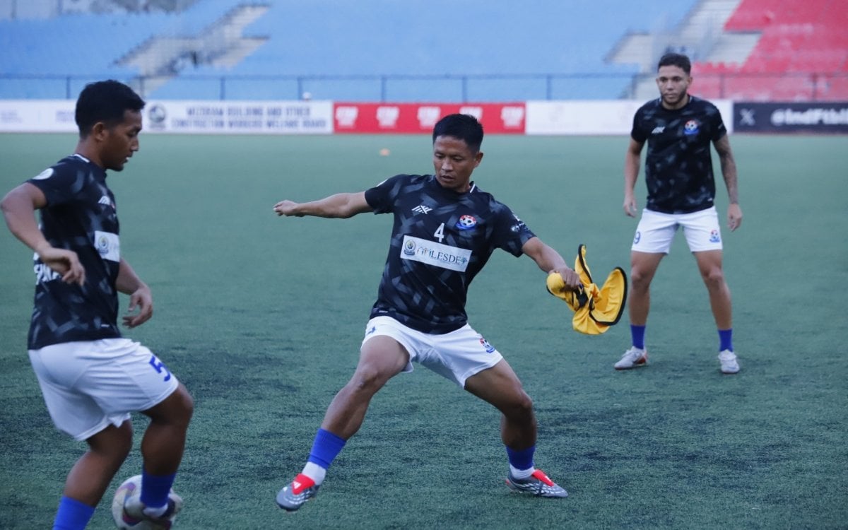 IFL 2025-26: Shillong Lajong look to keep alive title hopes with a win over Chanmari