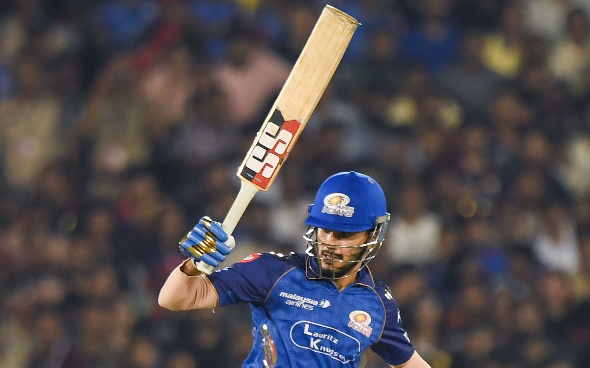 IPL 2026: Bhuvneshwar picks 4-23, but Tilak’s fifty takes MI to 166/7 against RCB