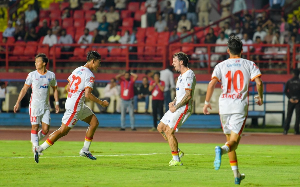 ISL 2025-26: Chhetri sets milestone as Munoz claims first victory over Jamshedpur