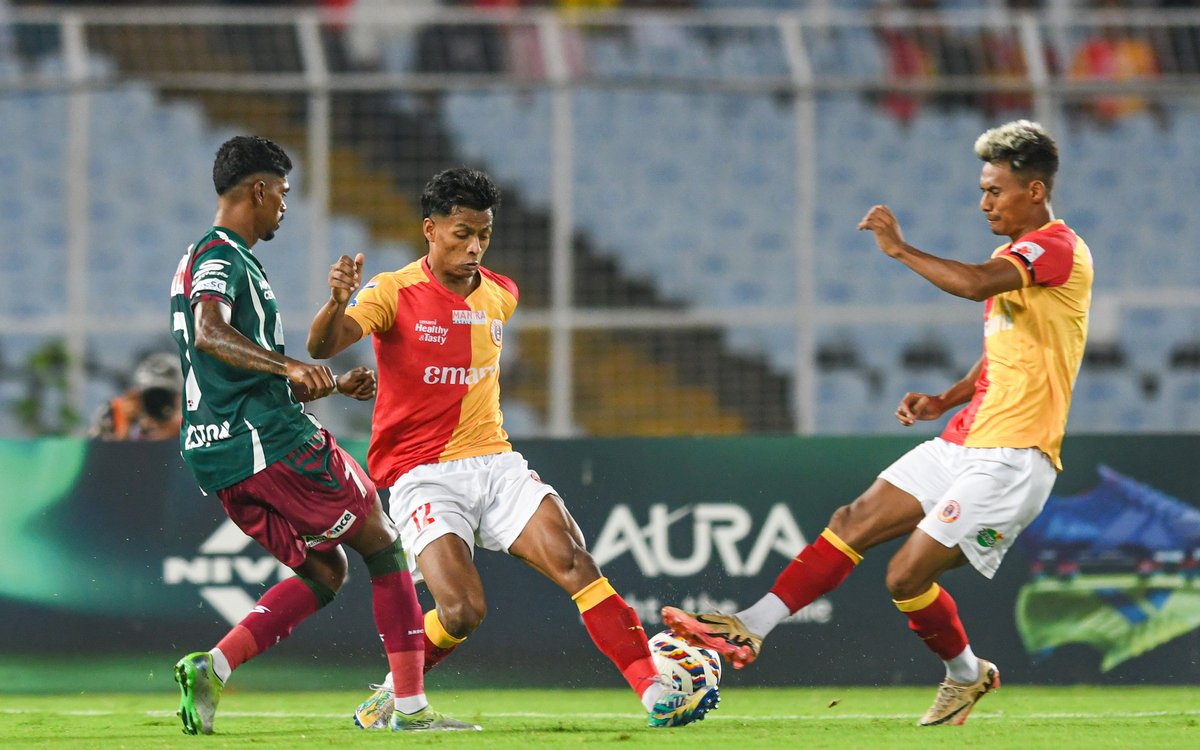 ISL 2025-26: East Bengal in pole position after Derby draw against Mohun Bagan