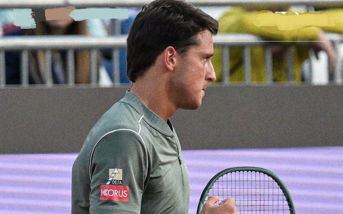 Italian Open: Darderi stuns Zverev, saves four match points to book a quarterfinal spot