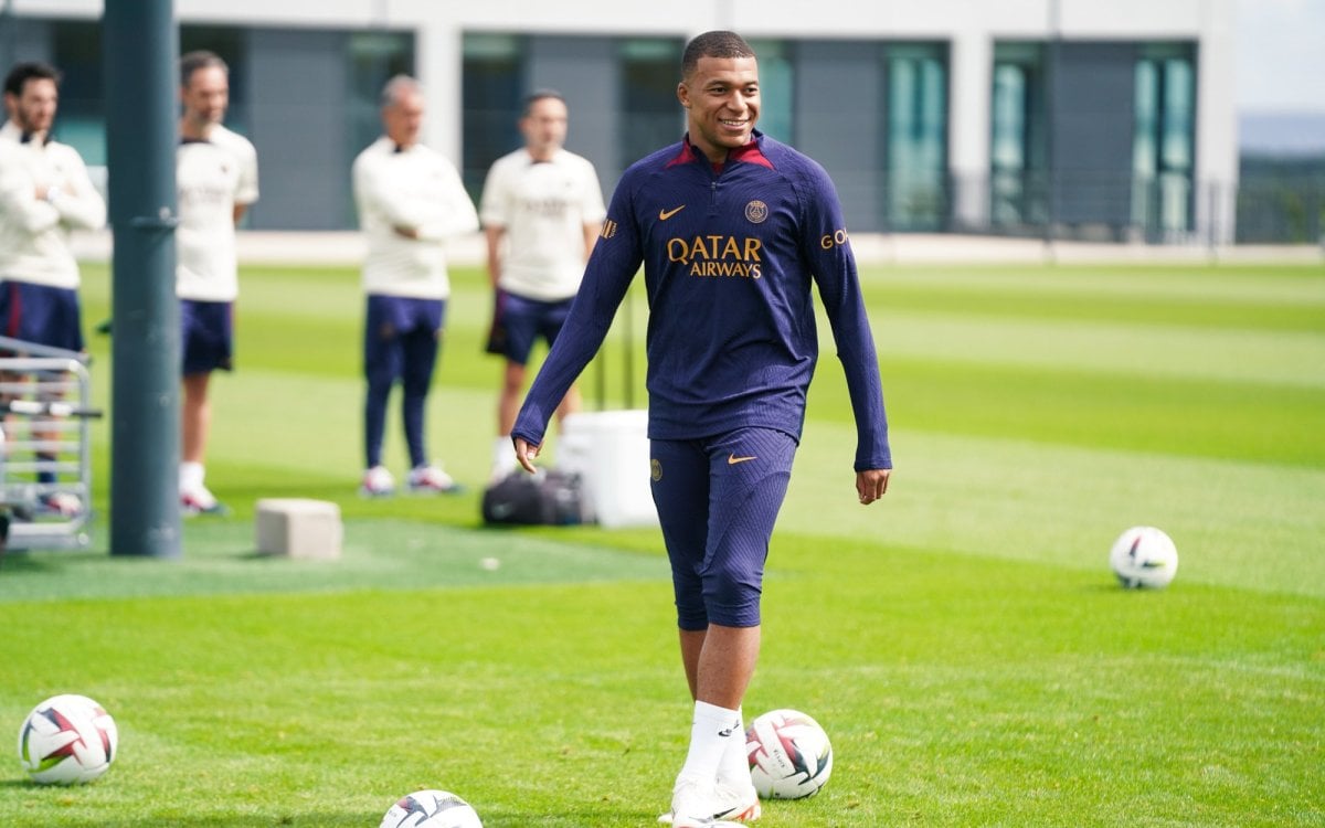 Mbappe’s future under spotlight as Real Madrid prepare for crucial Clasico