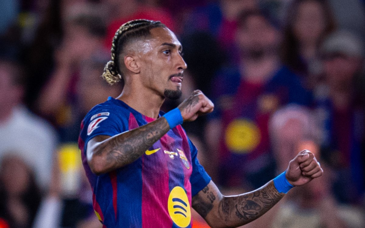Raphinha double powers Barcelona to historic home record