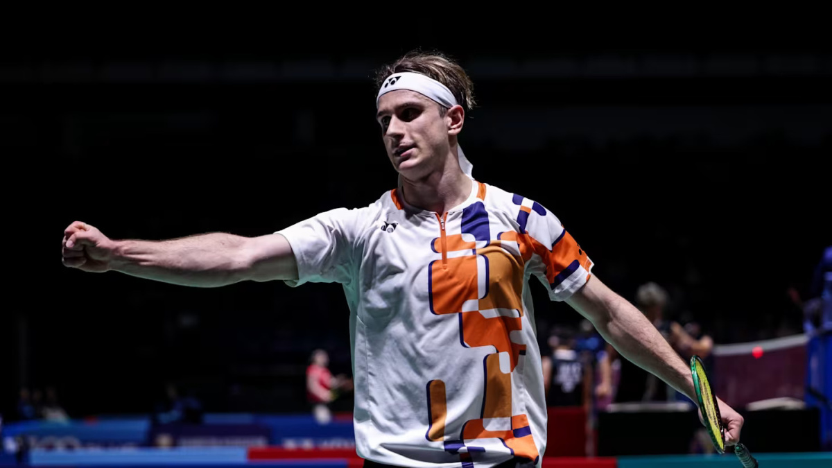 Singapore Open: Lanier silences home crowd to deny Loh historic title