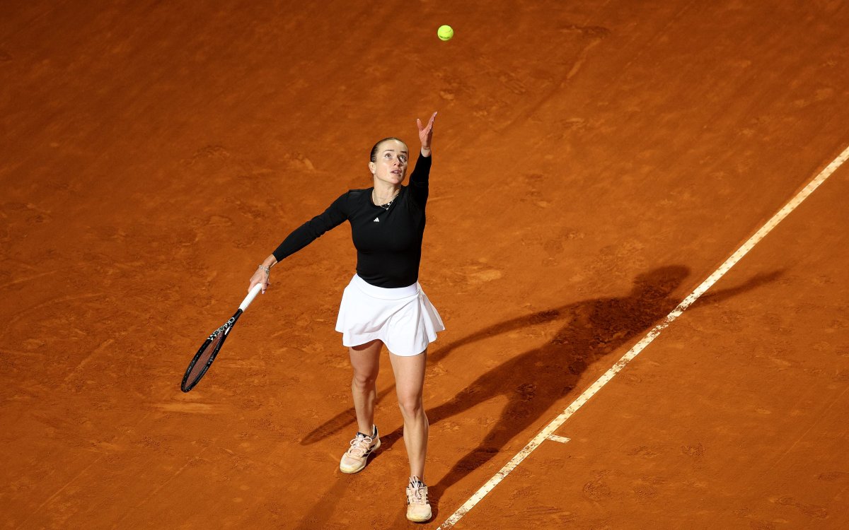 Svitolina beats Swiatek to reach third Italian Open final