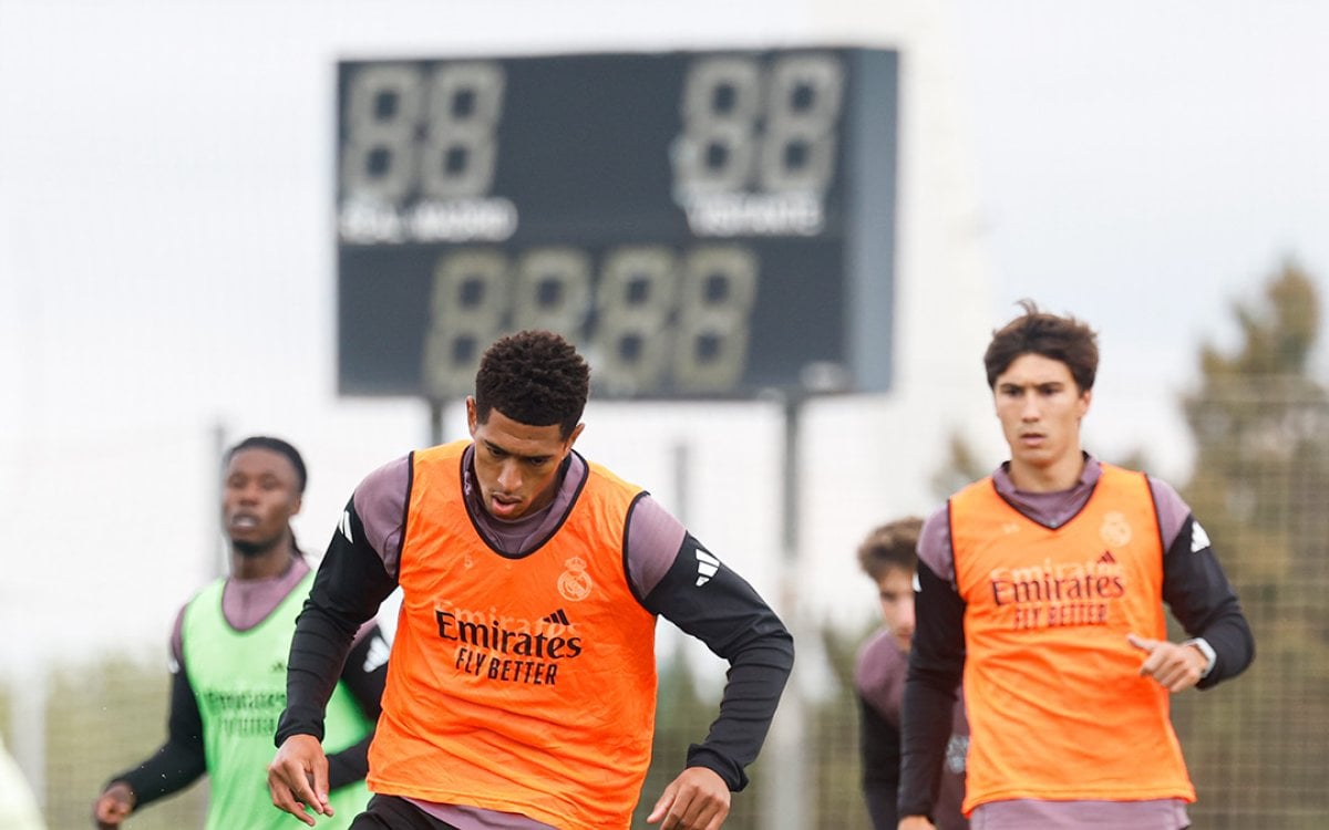 Title on the line in El Clasico but Real Madrid dressing room makes the headlines