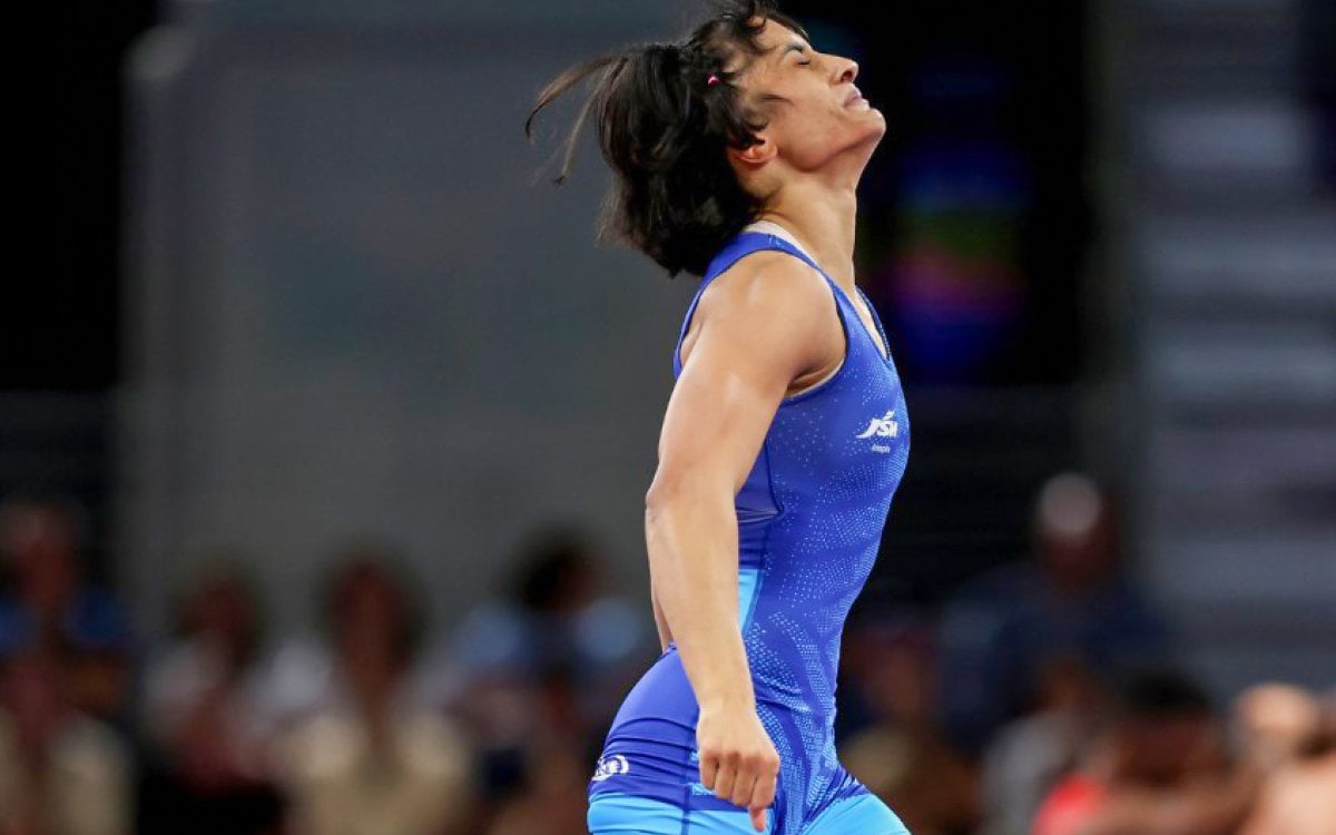 WFI issues show-cause notice to Vinesh, declares her ineligible to compete 'atleast until June 26'