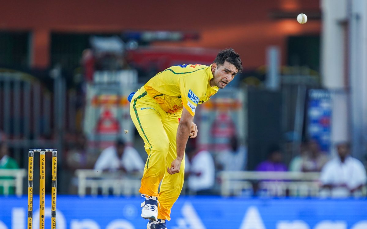 'What you learn from mistakes is more important': Shastri backs Kamboj after tough outing vs LSG