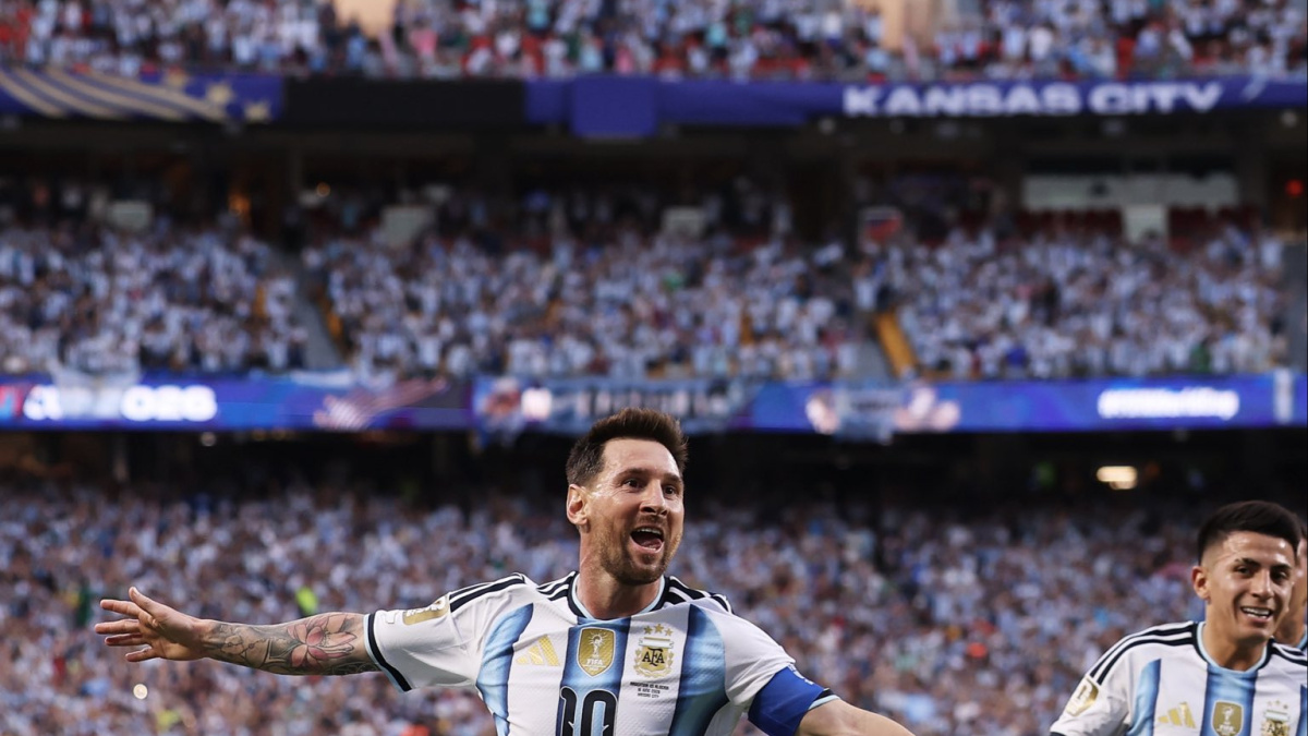 FIFA WC: Spotlight falls on Messi, Ronaldo as footballs new generation eyes the throne