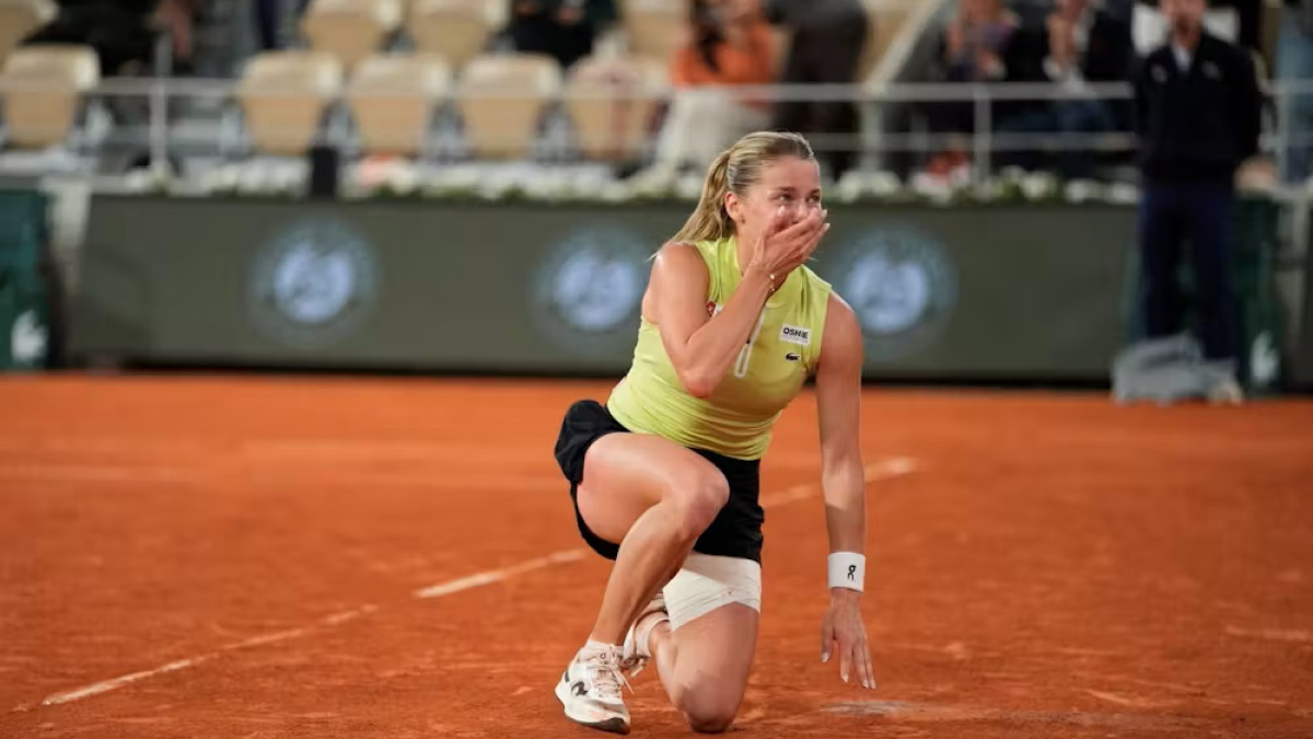 French Open: Maja Chwalinska stuns Shnaider, becomes first qualifier to reach final in Paris