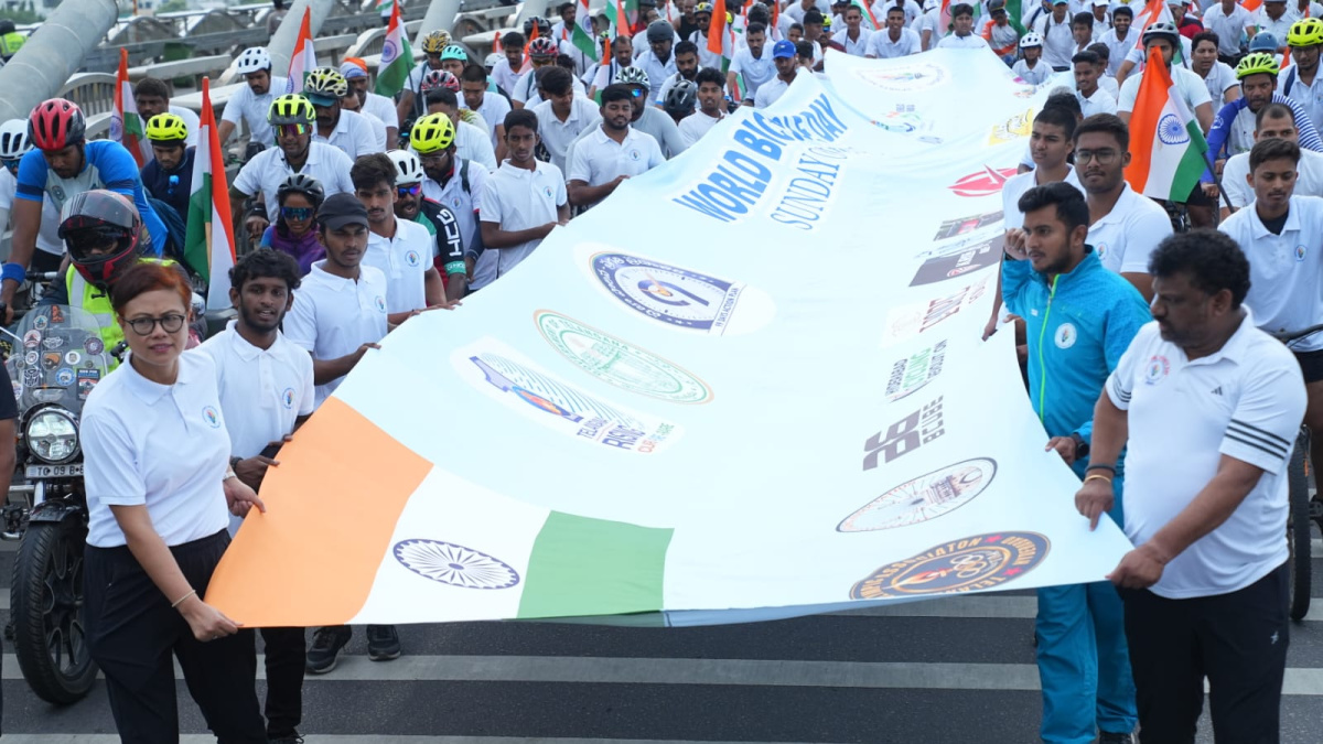 Thousands join Fit India Sundays on cycle as Telangana marks World Bicycle Day