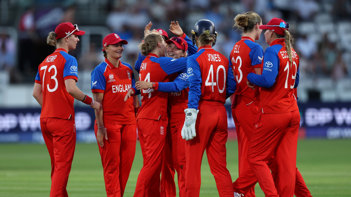 Womens T20 WC: Im never satisfied... says Dean after England clinch SF spot