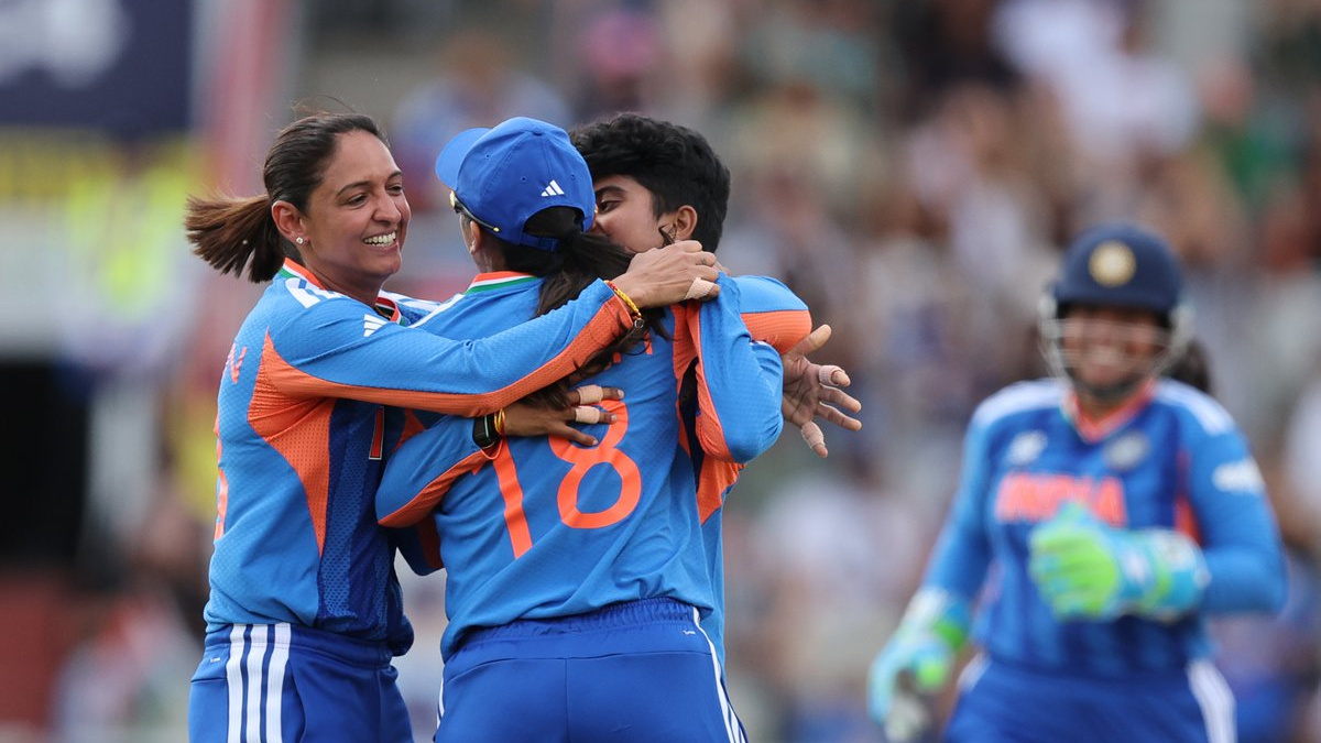 Women’s T20 WC: Indias bowling attack will get better with experience, says Muzumdar