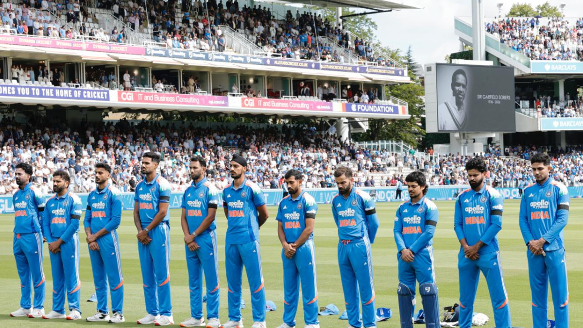 3rd ODI: India, England players wear black armbands in memory of Sir Garfield Sobers
