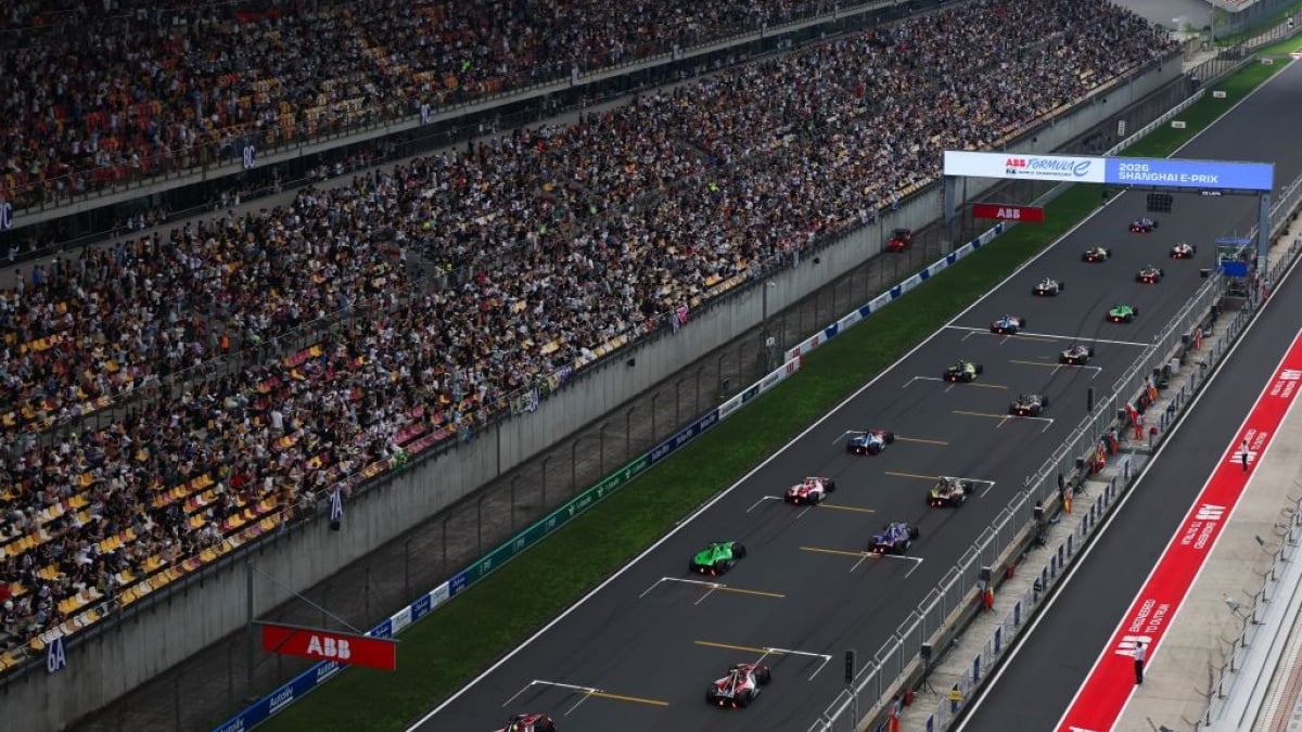 Di Grassi claims shock Shanghai Formula E victory as Wehrlein takes title lead