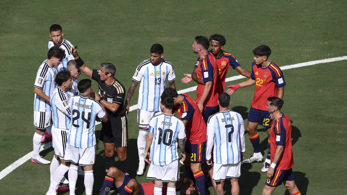 Dont suspend Paredes for World Cup final fracas, says Spain midfielder Gavi
