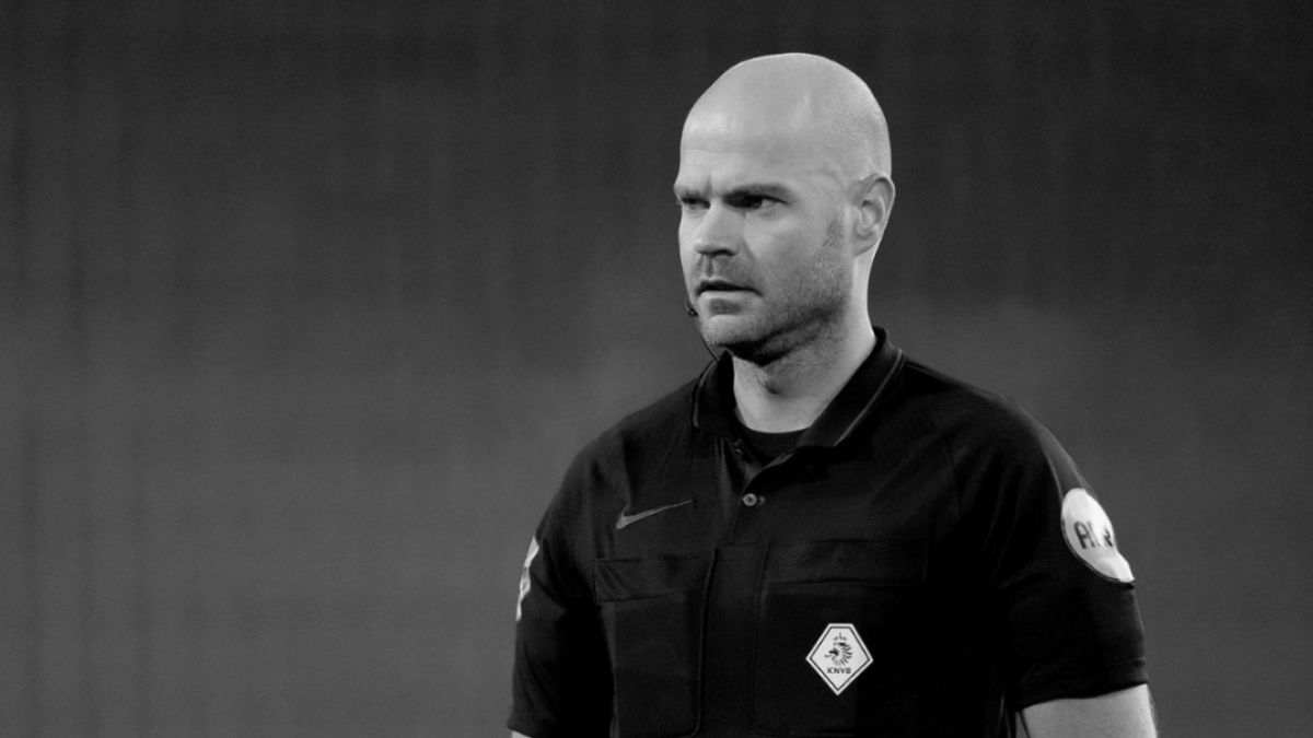 Dutch referee dropped from World Cup dies at 38
