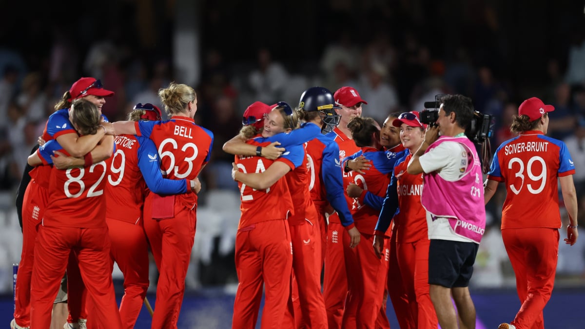 England ease past SA to set up Womens T20 WC final with Australia