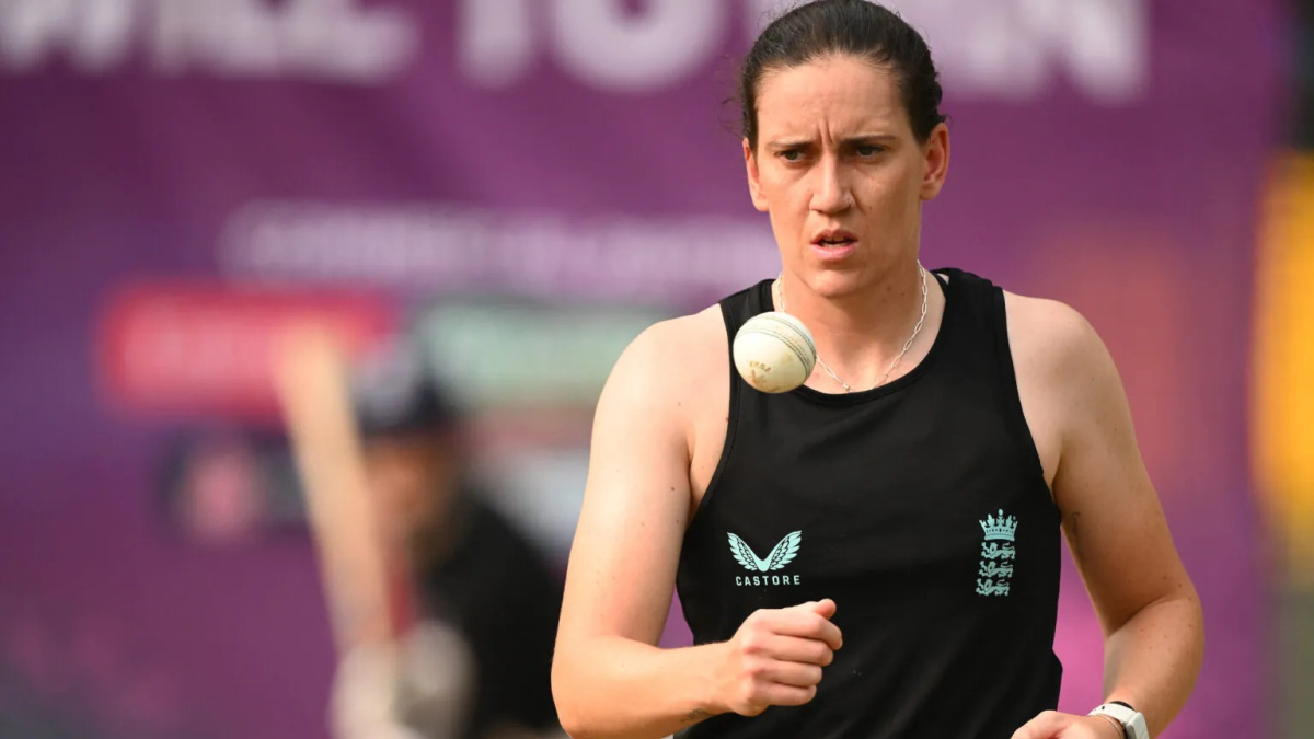 England seamer Em Arlott to leave Warwickshire, signs three-year deal with Yorkshire