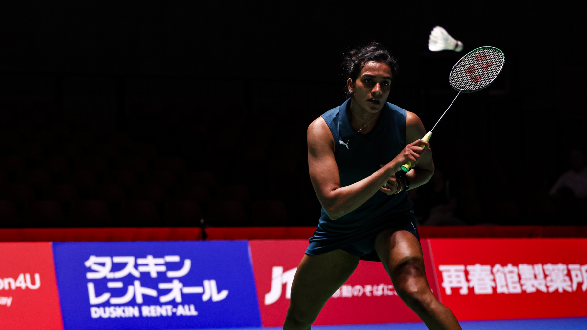 Japan Open: Sindhu makes semifinal after Okuhara withdraws