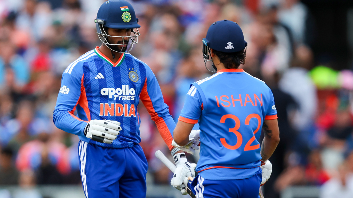Late flourish lift India to competitive 190/7 against England