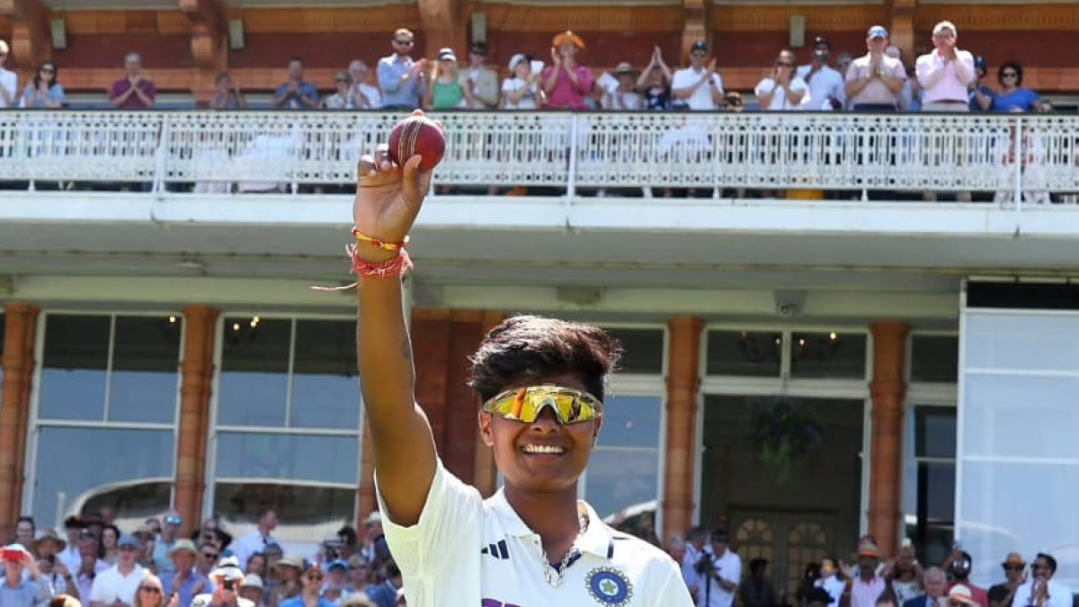 Something you will treasure all your life: Shastri hails Yastika, Kranti for etching names on Lords