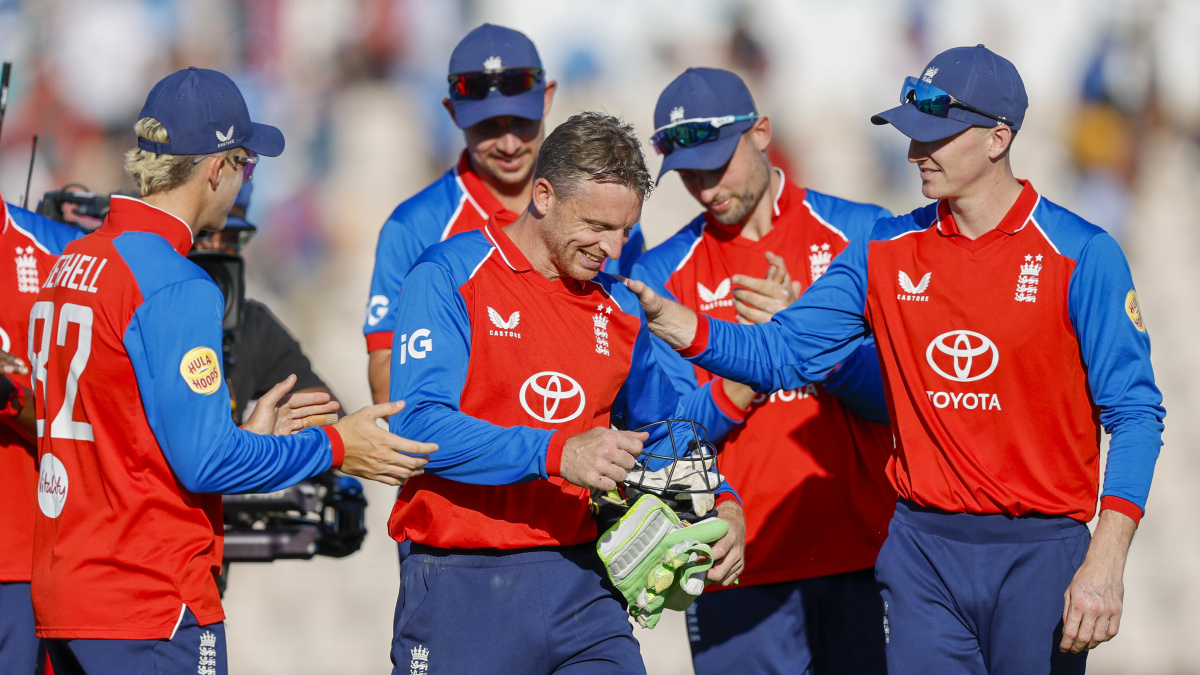‘You still have to feel the warmth of success’: McCullum relaxes Englands alcohol policy after India
