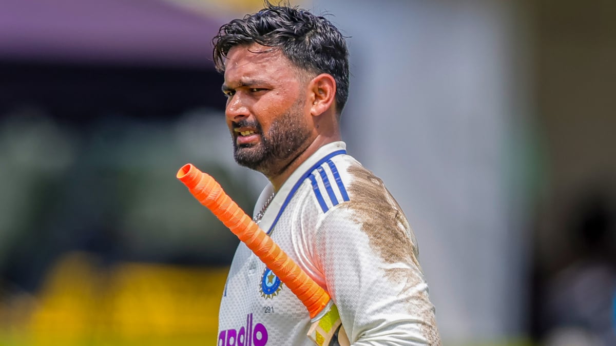 2nd Test: Rishabh Pant forced to retire hurt after copping blow on wrist in Colombo