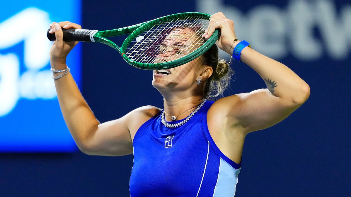 Alexandrova stuns Sabalenka to make Toronto QFs