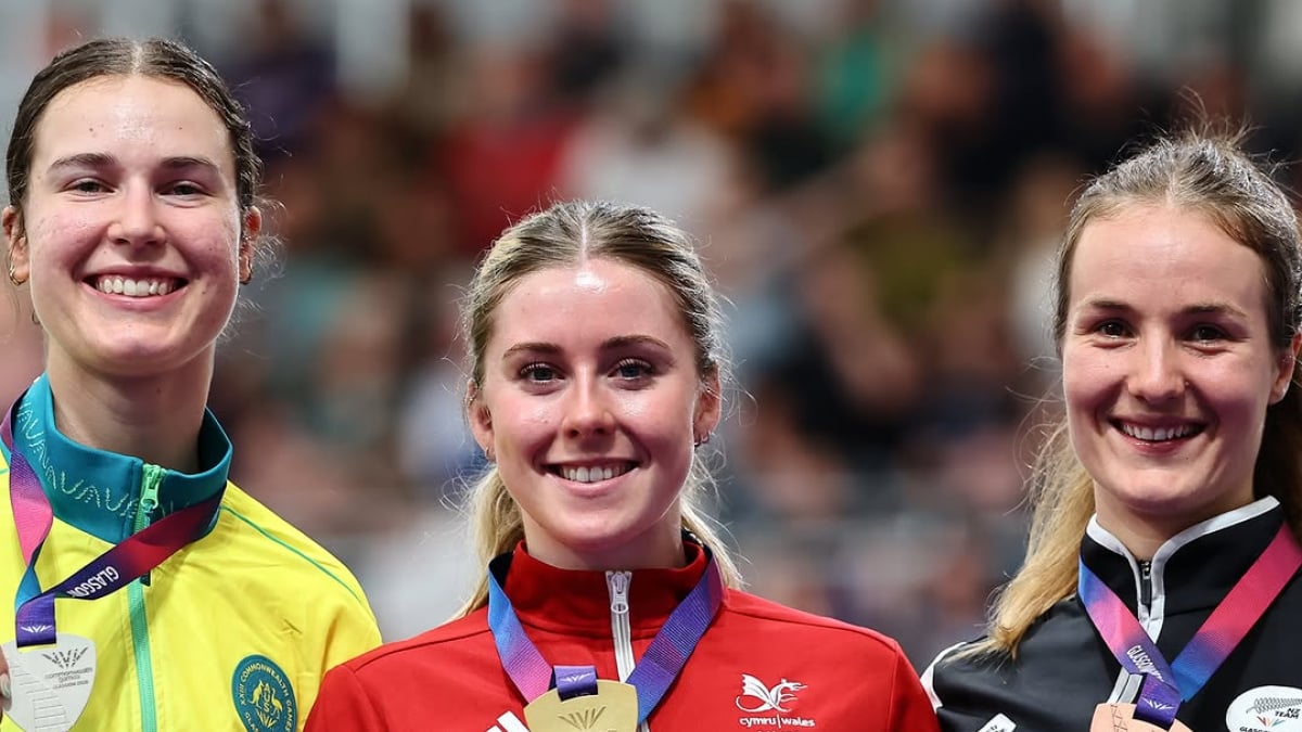 Emma Finucane creates Commonwealth Games history with fourth track cycling gold