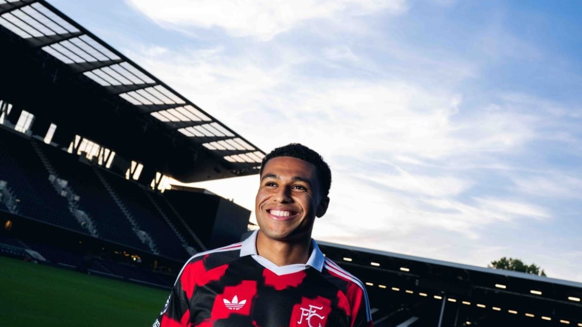 Fulham sign Shea Charles from Southampton on five-year deal