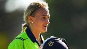 Gaby Lewis to lead 14-member Ireland squad for England series