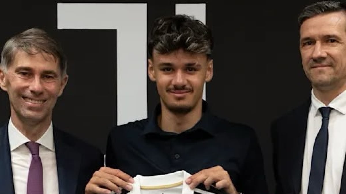 Juventus sign Bosnia forward Kerim Alajbegovic from Bayer Leverkusen