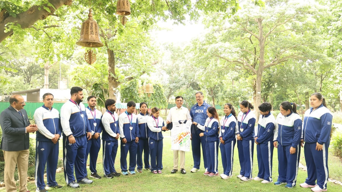 Sports Min Mandaviya felicitates CWG 2026 weightlifting medallists with cash rewards