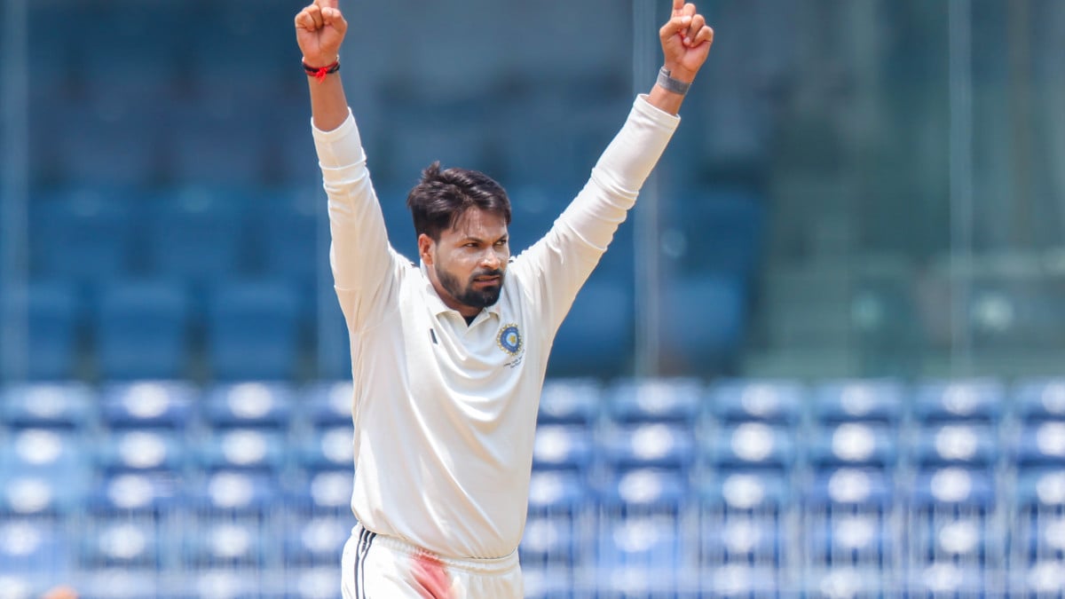 Nottinghamshire sign India seamer Mukesh Kumar for last two County games