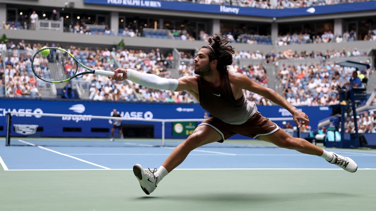 US Open: Alcaraz returns; Shelton, Tsitsipas rally as Wawrinka bows out (roundup)