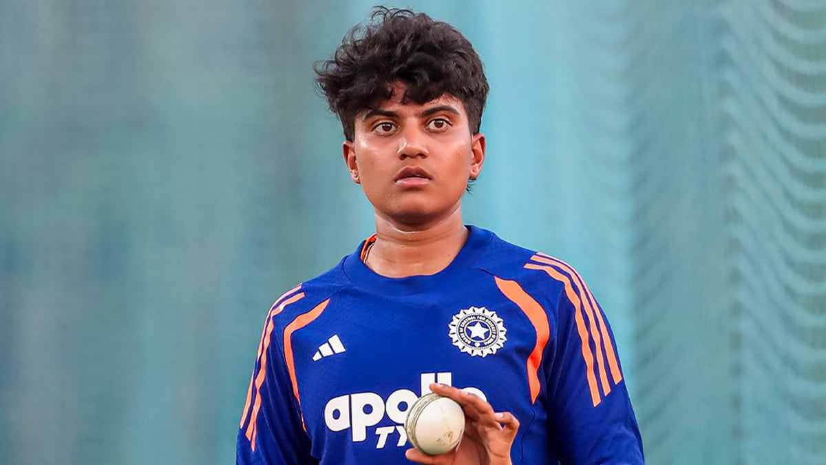 1st ODI: Charani’s four-wicket haul helps India bowl out Zimbabwe for 197