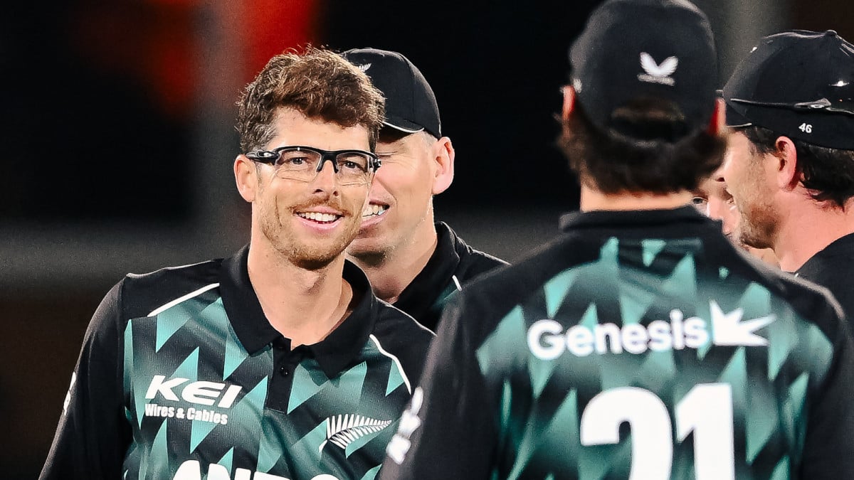2nd T20I: Could easily have been 2-0 up, rues NZ skipper Santner after Indias heist at Hagley Oval