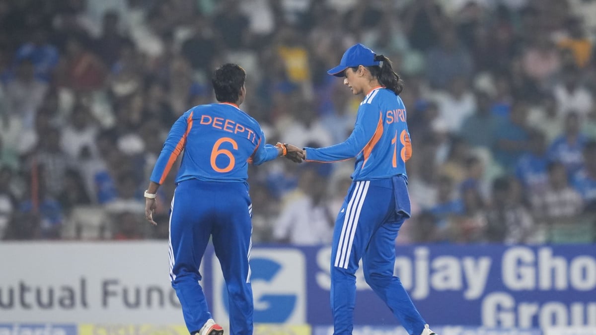2nd T20I: Niki Prasad picks two as India women keep Zimbabwe to 102/8