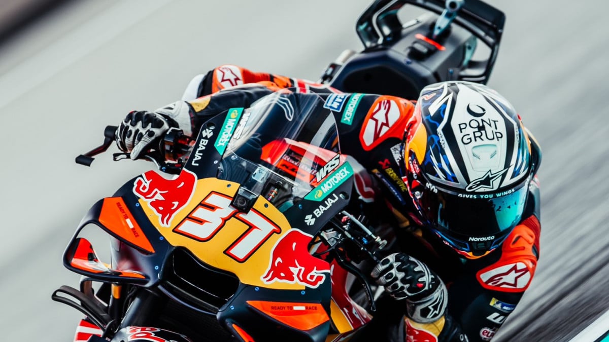 Acosta wins chaotic Malaysian GP Sprint as Marquez increases title gap