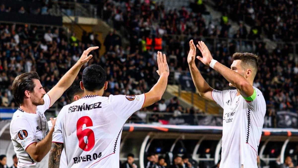 Hofmann double keeps Leverkusen perfect as Benfica lead Europa League