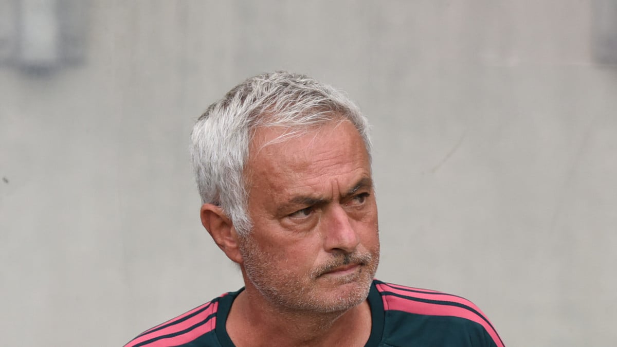 La Liga: Flick, Mourinho strike contrasting tones ahead of El Clasico